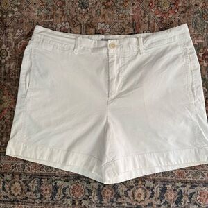 Vince Women's White Shorts 12